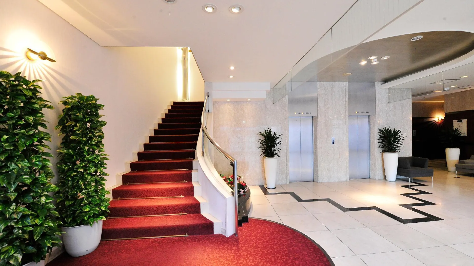 Hotel Global View Sapporo Old Hotel Royal Stay Саппоро 3*,